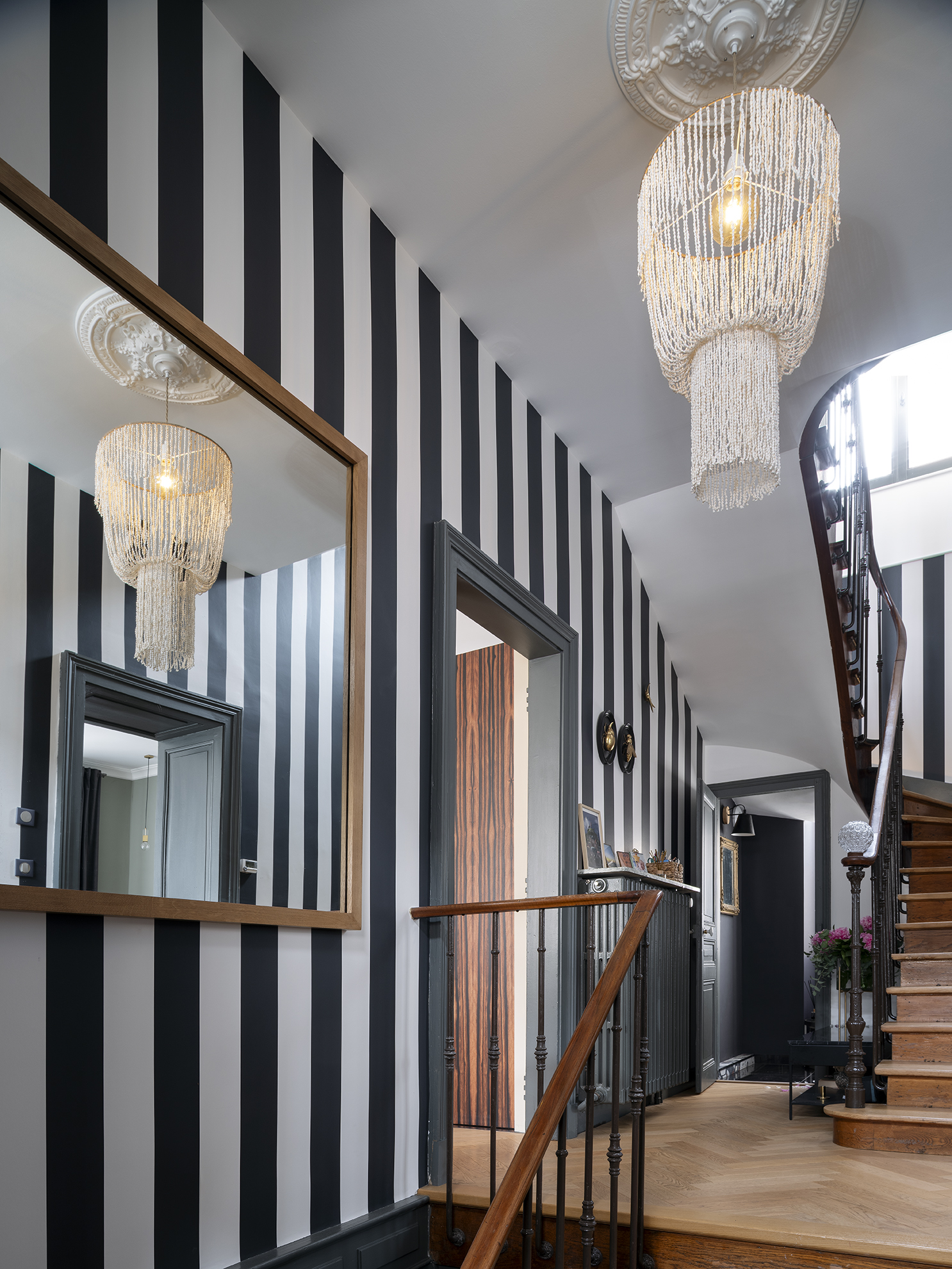 Restructuration complèt d'une maison de ville / GBMJG