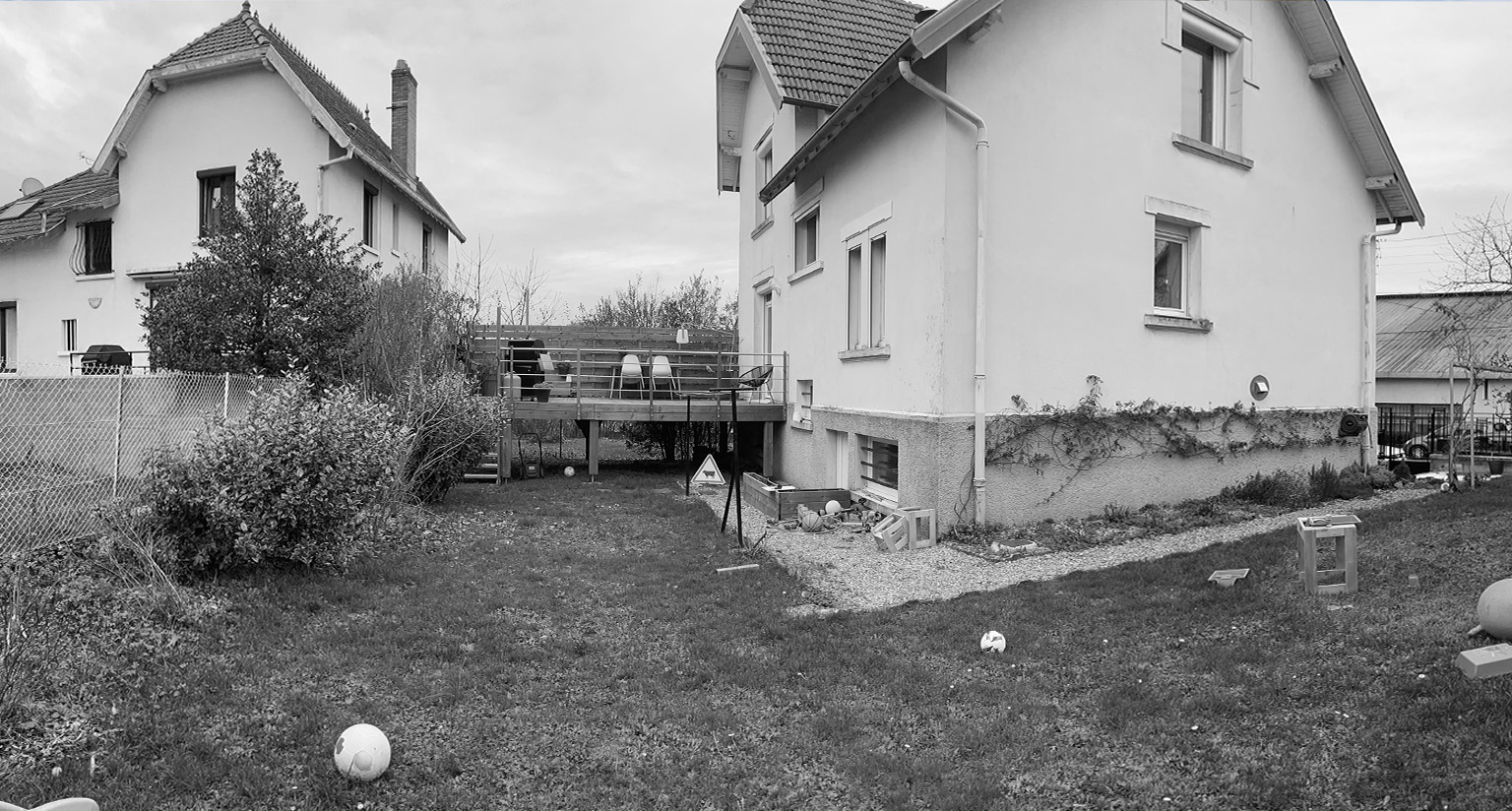 Aménagements paysagers, création d'une terrasse et d'une piscine pour une maison de ville / CFU