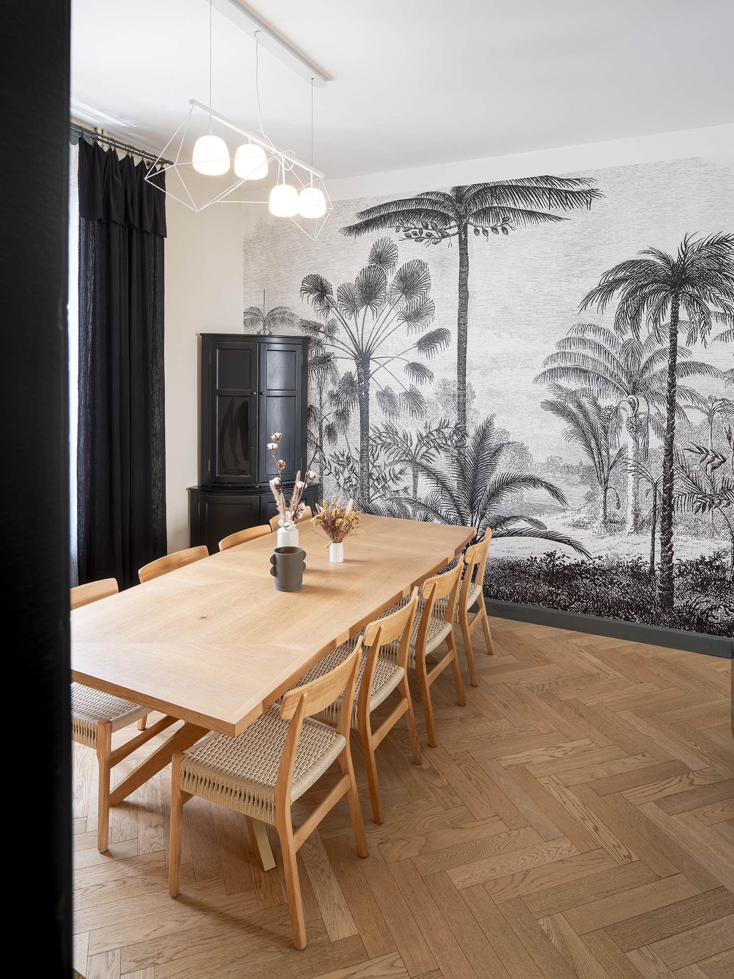 Restructuration complèt d'une maison de ville / GBMJG