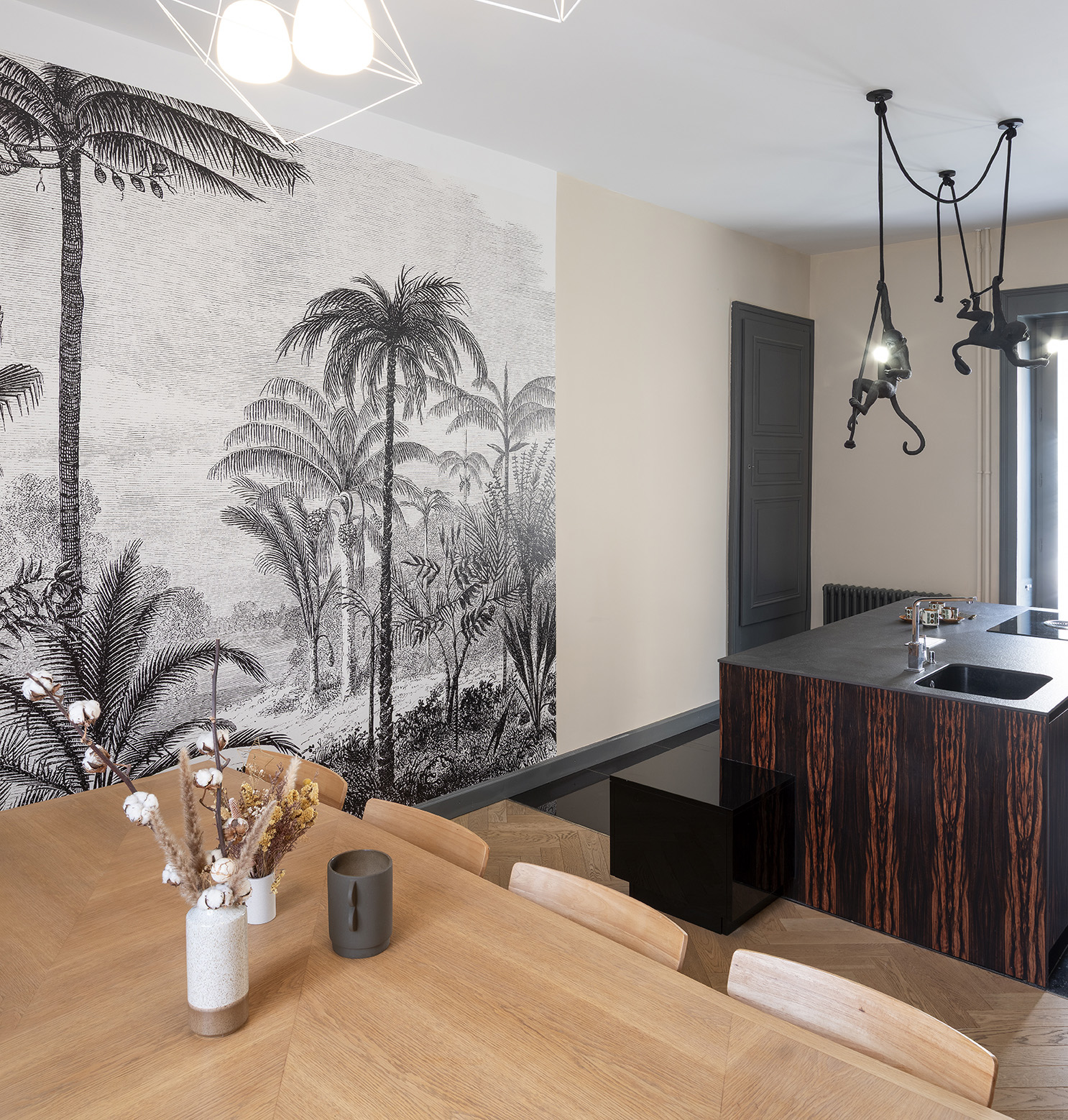 Restructuration complèt d'une maison de ville / GBMJG