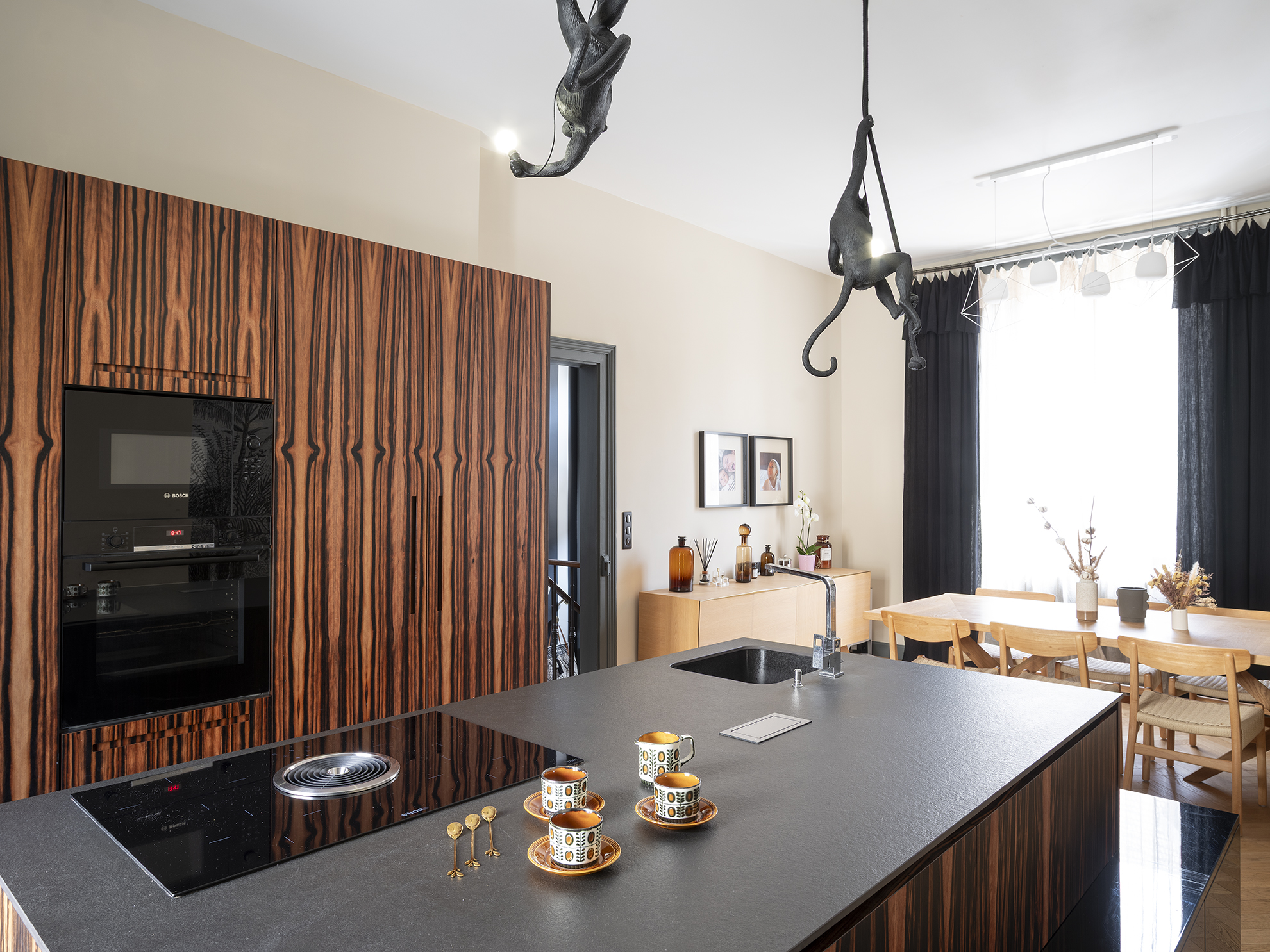 Restructuration complèt d'une maison de ville / GBMJG