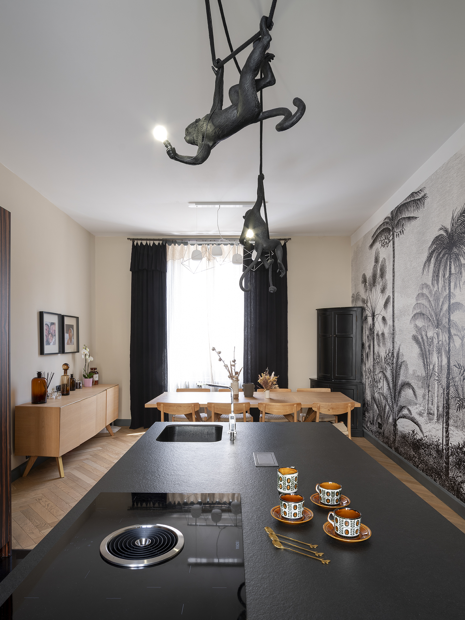 Restructuration complèt d'une maison de ville / GBMJG