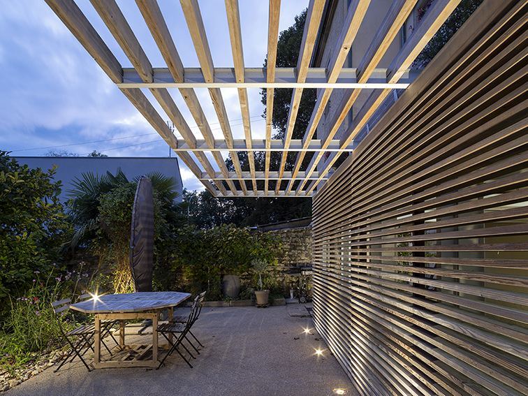 Restructuration d'une maison de ville & création de terrasses / NLM