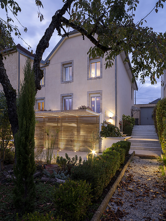 Restructuration d'une maison de ville & création de terrasses / NLM