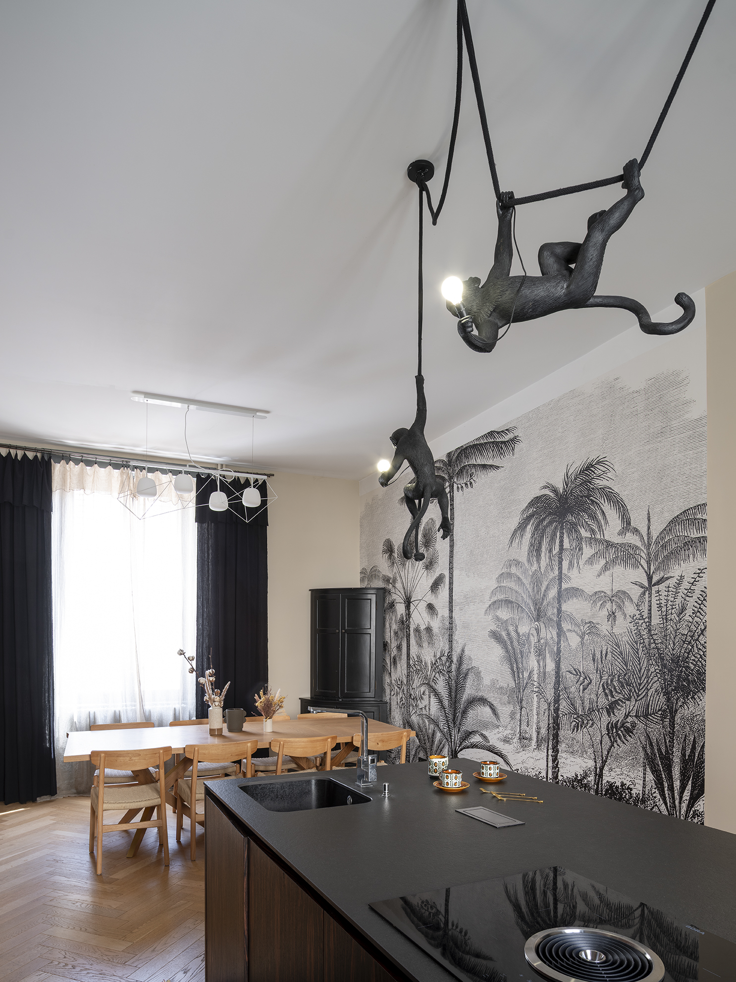 Restructuration complèt d'une maison de ville / GBMJG