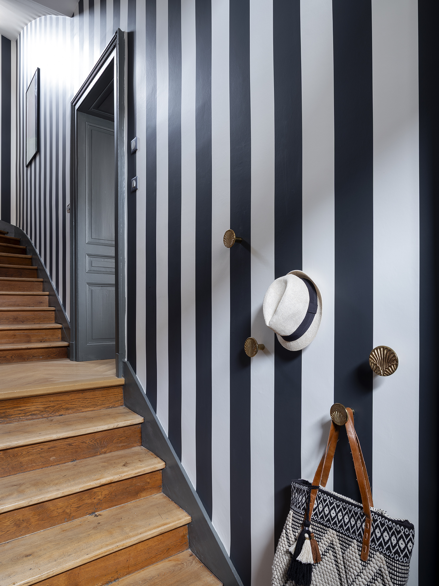 Restructuration complèt d'une maison de ville / GBMJG