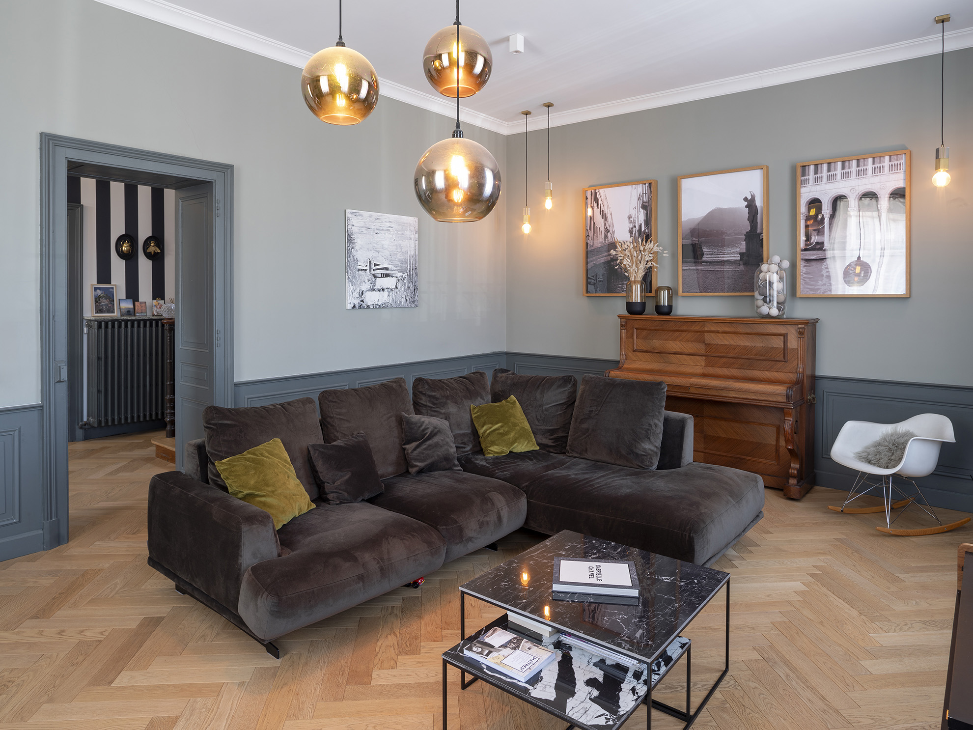 Restructuration complèt d'une maison de ville / GBMJG