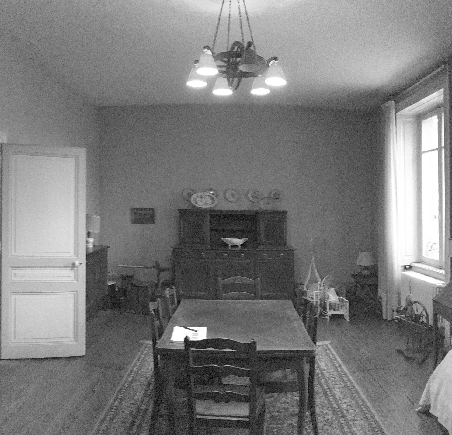 Restructuration complèt d'une maison de ville / GBMJG