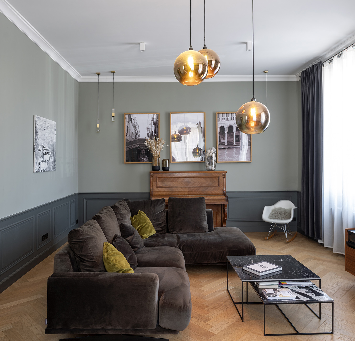 Restructuration complèt d'une maison de ville / GBMJG