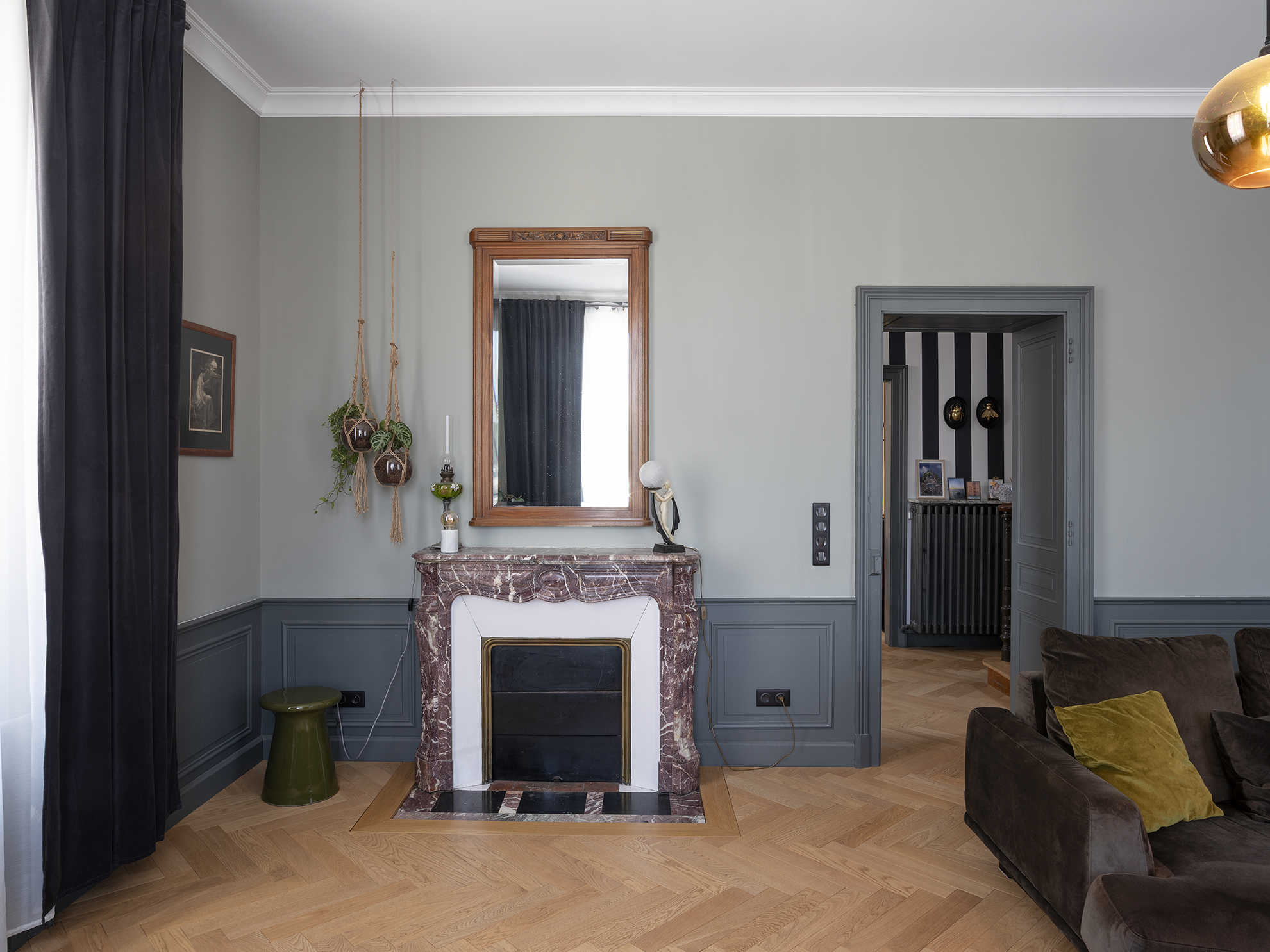 Restructuration complèt d'une maison de ville / GBMJG