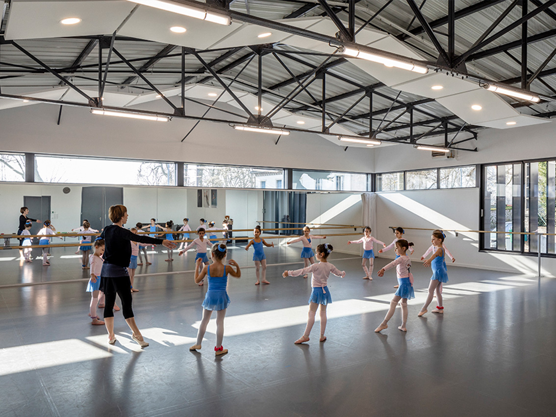 Impossible de résumer 14 ans de travail, de projets, d’expériences, de partages, de satisfactions, mais aussi de doutes, de coups de cœur et de coups de gueule… 14 années résumées en une sélection concentrée de 14 projets !