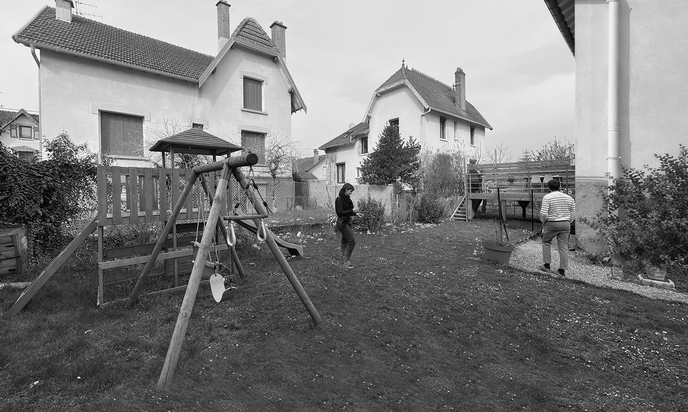 Aménagements paysagers, création d'une terrasse et d'une piscine pour une maison de ville / CFU