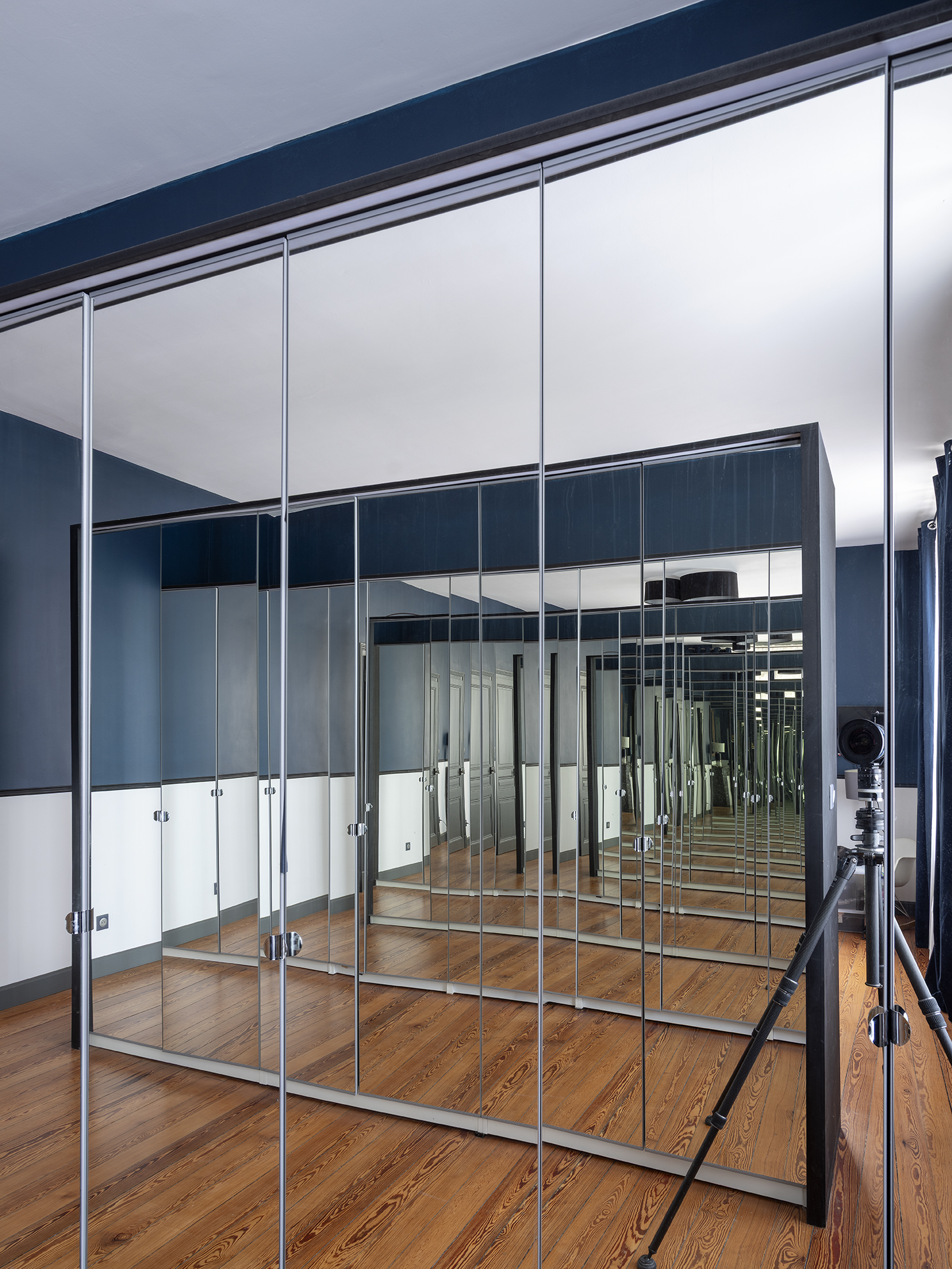 Restructuration complèt d'une maison de ville / GBMJG