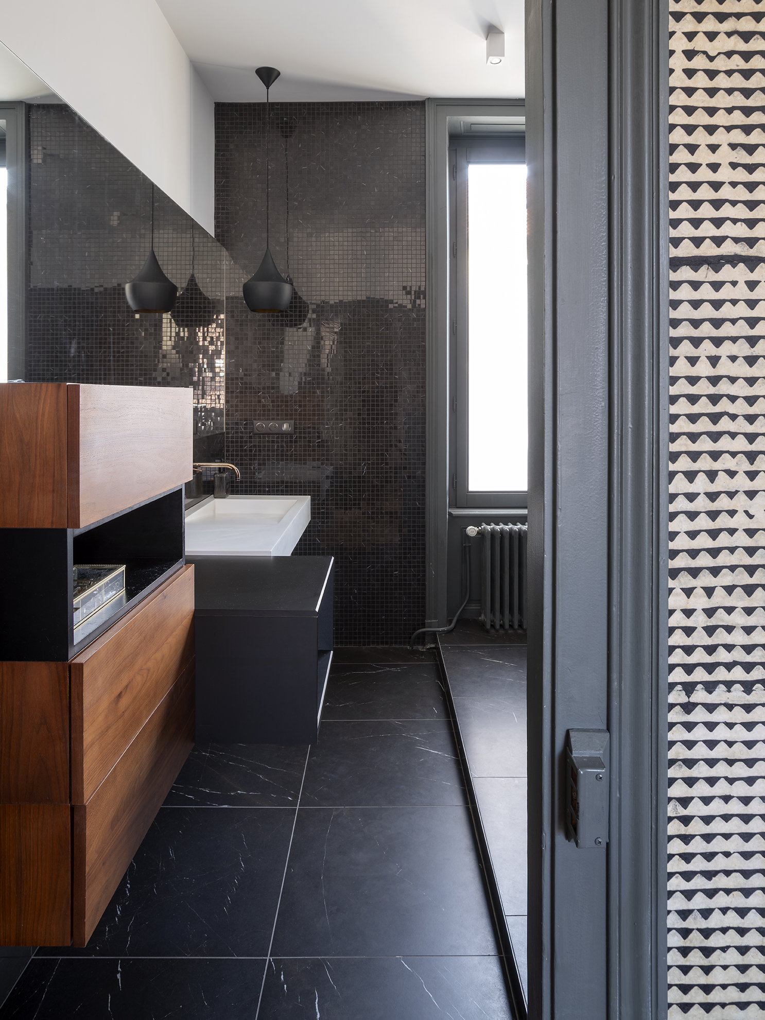 Restructuration complèt d'une maison de ville / GBMJG