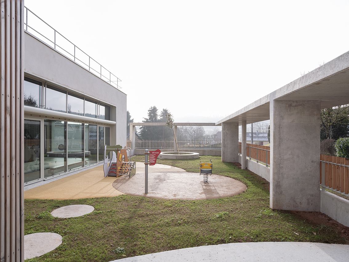 Impossible de résumer 14 ans de travail, de projets, d’expériences, de partages, de satisfactions, mais aussi de doutes, de coups de cœur et de coups de gueule… 14 années résumées en une sélection concentrée de 14 projets !