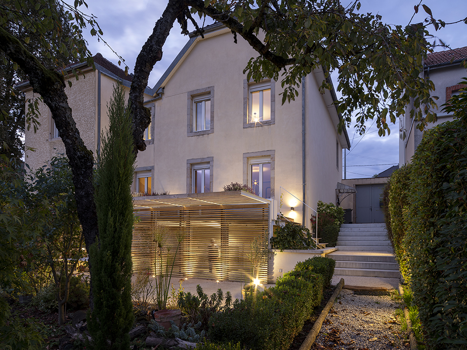 Restructuration d'une maison de ville & création de terrasses / NLM