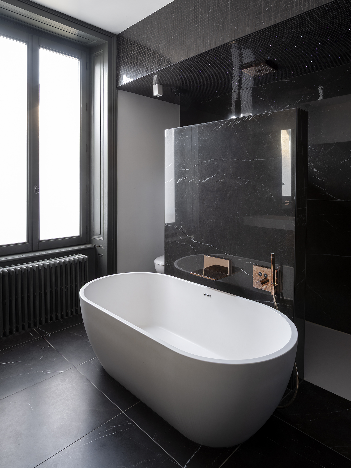 Restructuration complèt d'une maison de ville / GBMJG