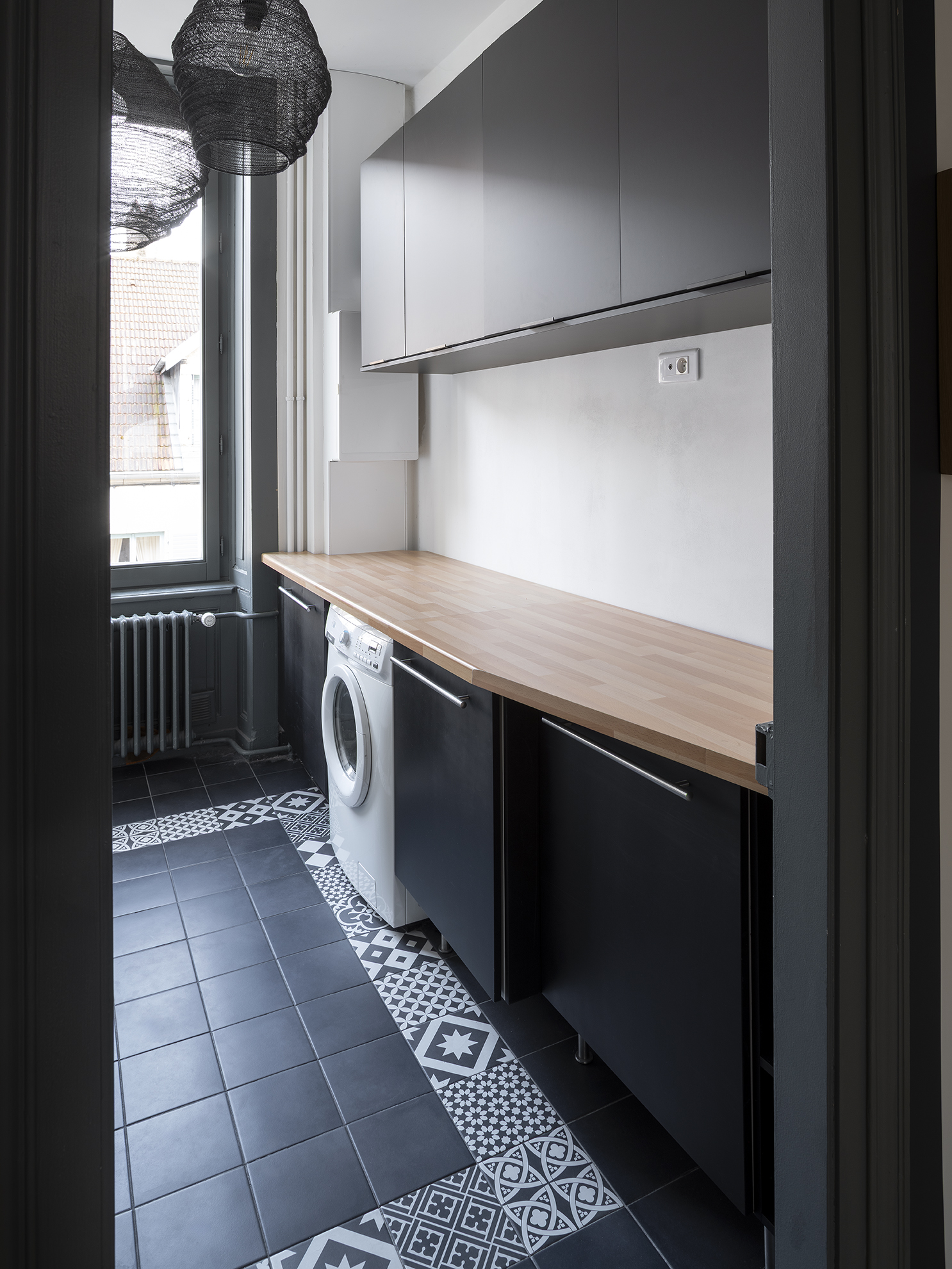 Restructuration complèt d'une maison de ville / GBMJG