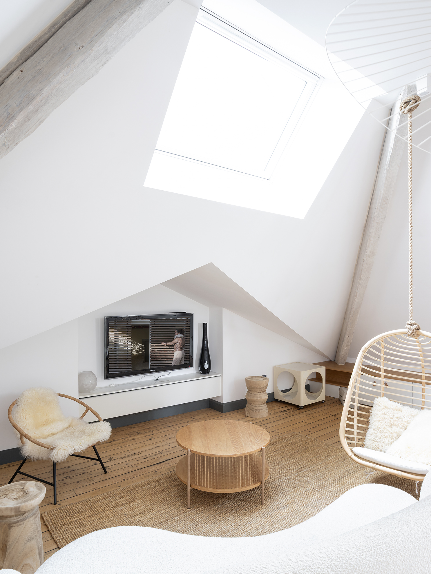 Restructuration complèt d'une maison de ville / GBMJG