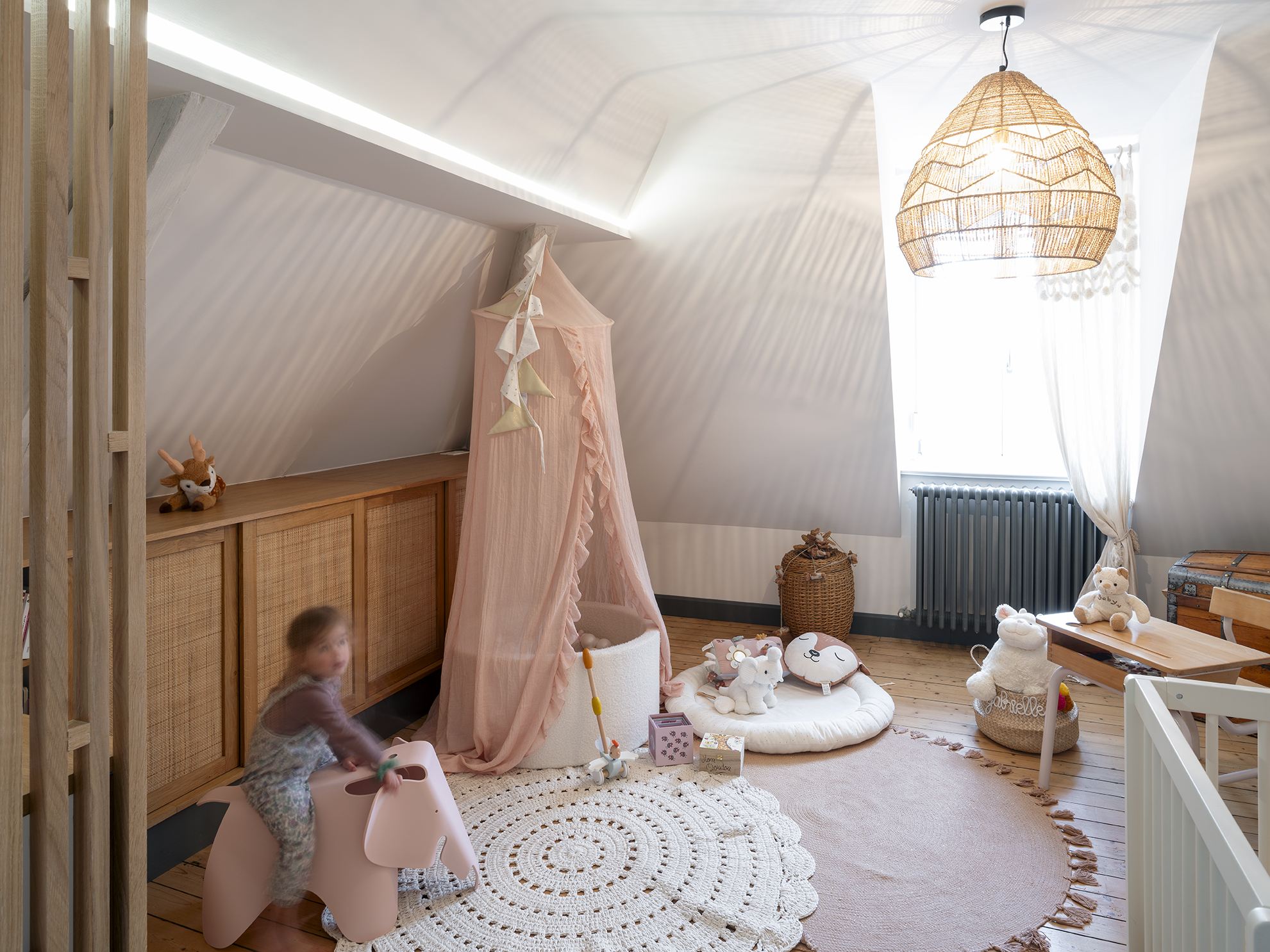 Restructuration complèt d'une maison de ville / GBMJG