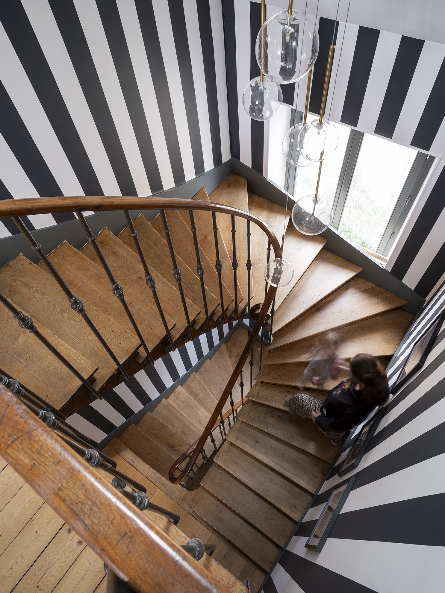 Restructuration complèt d'une maison de ville / GBMJG