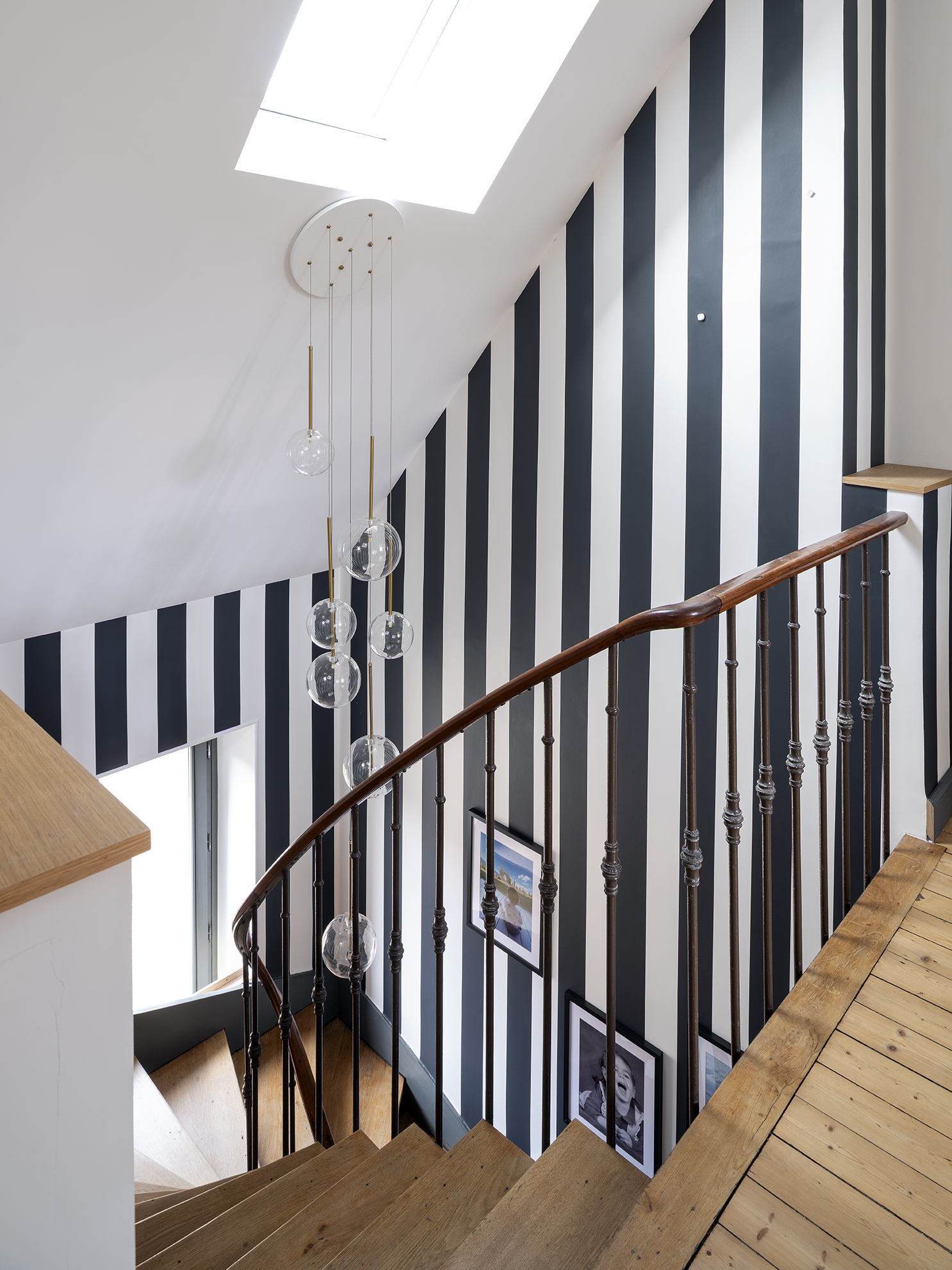 Restructuration complèt d'une maison de ville / GBMJG