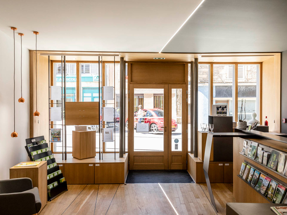 Impossible de résumer 14 ans de travail, de projets, d’expériences, de partages, de satisfactions, mais aussi de doutes, de coups de cœur et de coups de gueule… 14 années résumées en une sélection concentrée de 14 projets !