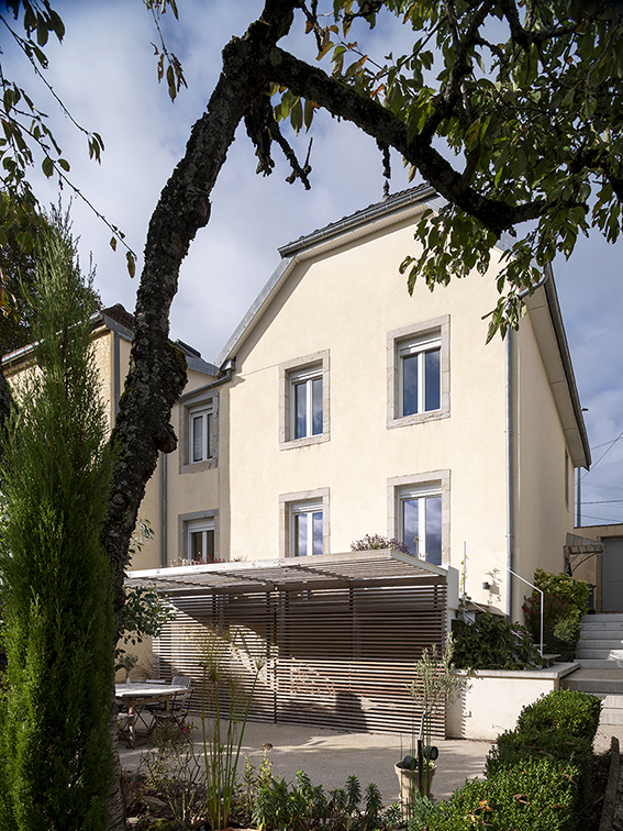 Restructuration d'une maison de ville & création de terrasses / NLM